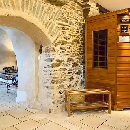 Konukevi Le Chateau De La Roque 3*