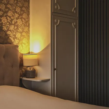 Gasthuis Le Chateau De La Roque Hebecrevon