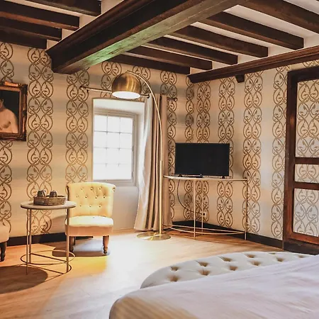 Le Chateau De La Roque Konukevi Hebecrevon