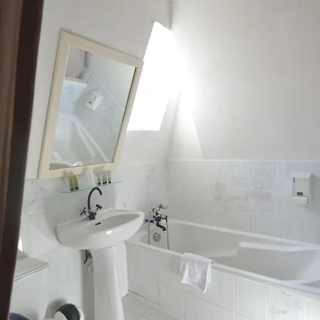 Gasthuis Le Chateau De La Roque Hebecrevon