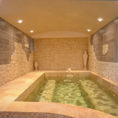 Le Chateau De La Roque 3*