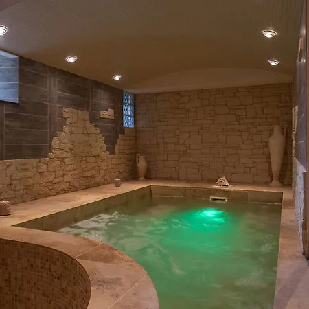 Le Chateau De La Roque 3*