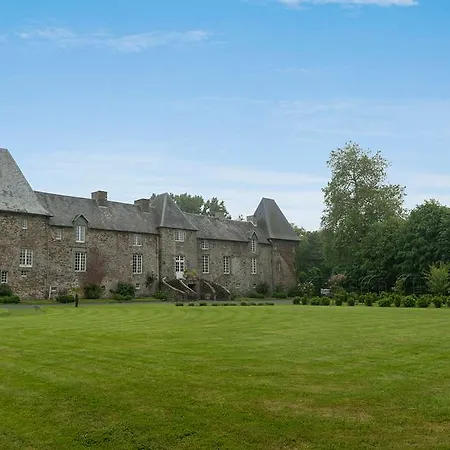 Le Chateau De La Roque