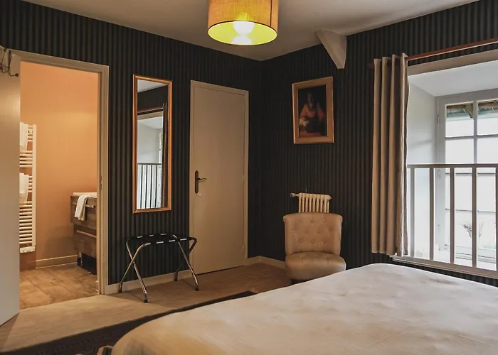 Le Chateau De La Roque Hebecrevon