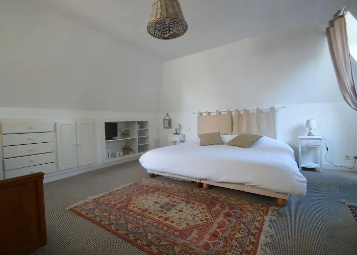 Le Chateau De La Roque Hebecrevon