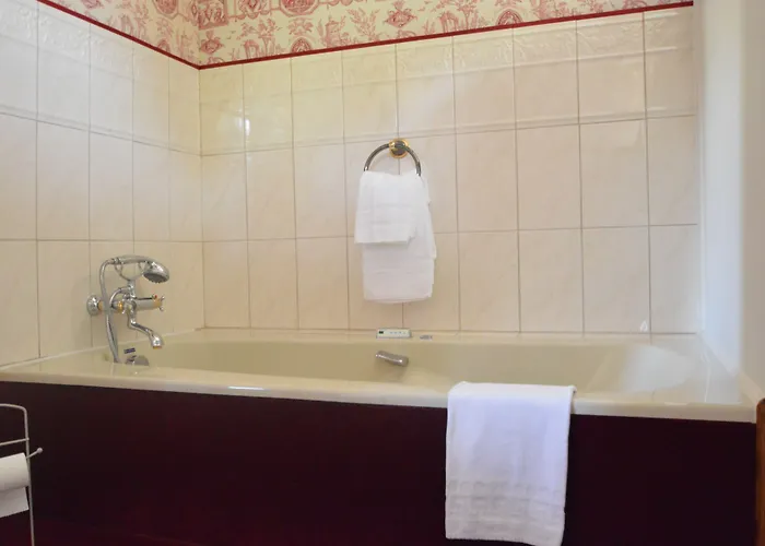 Le Chateau De La Roque Pensión 3*