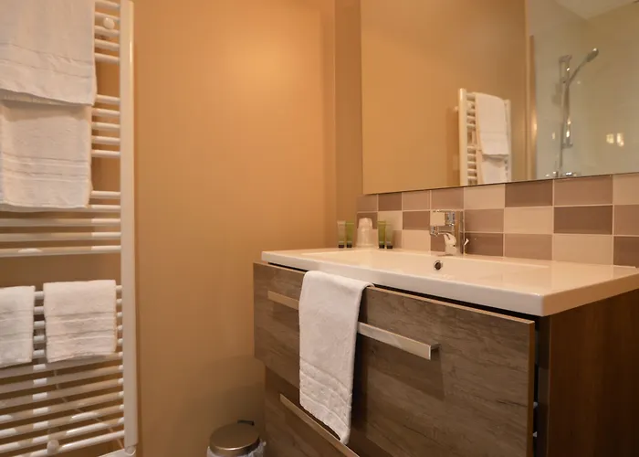 Le Chateau De La Roque Pensión 3*