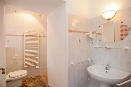 Le Chateau De La Roque Pensión