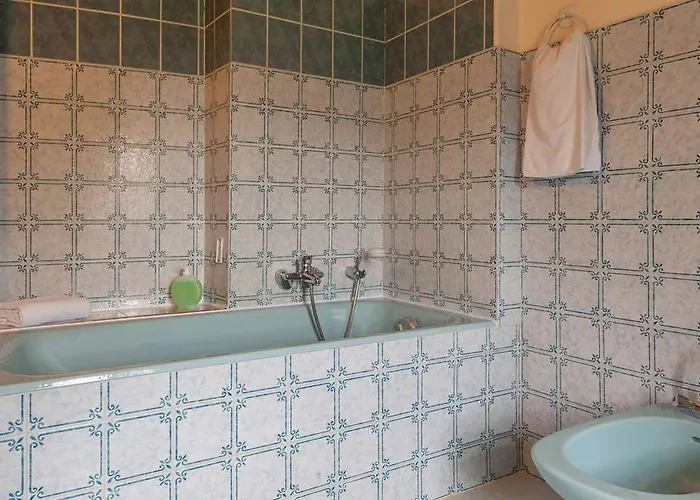 Le Chateau De La Roque