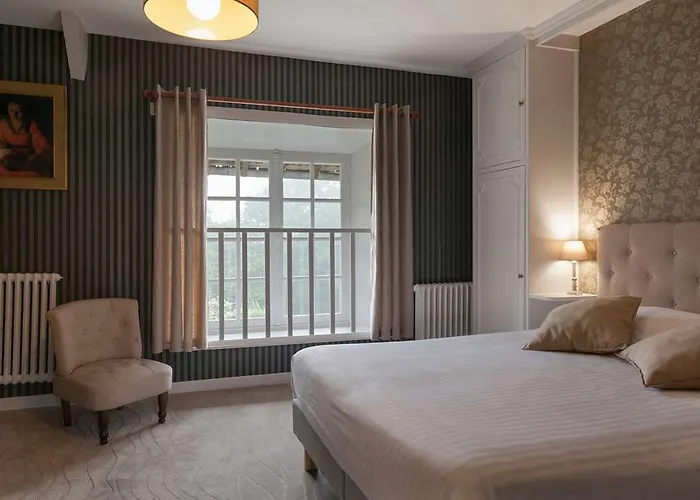 Pensión Le Chateau De La Roque 3*