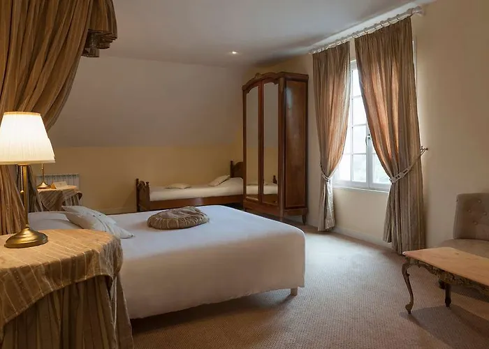 Le Chateau De La Roque