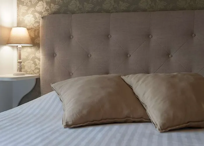 Le Chateau De La Roque Hebecrevon