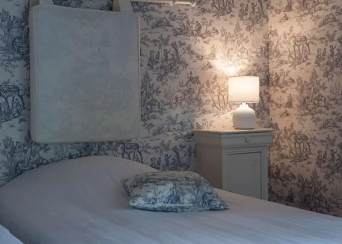 Le Chateau De La Roque Pensión