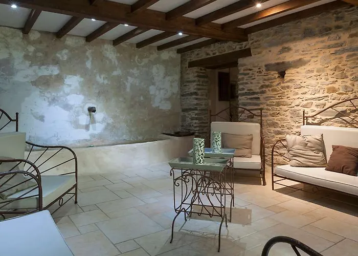 Le Chateau De La Roque Pensión 3*